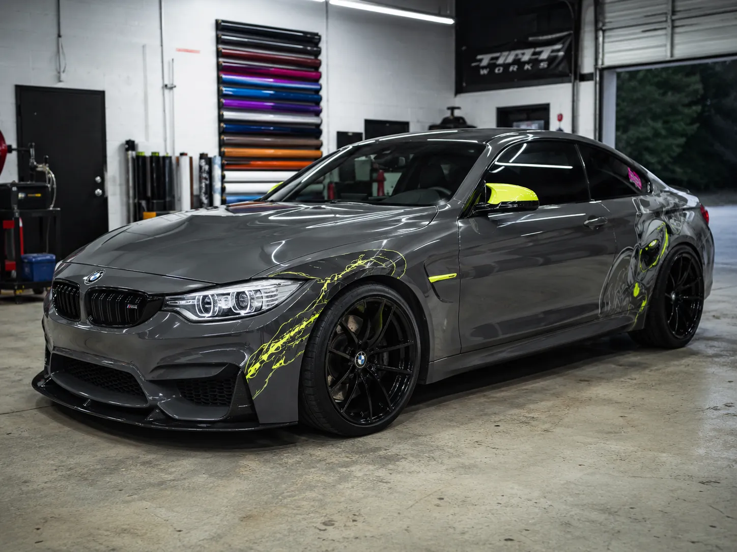 Работа студии: BMW M4 / акцентная графика